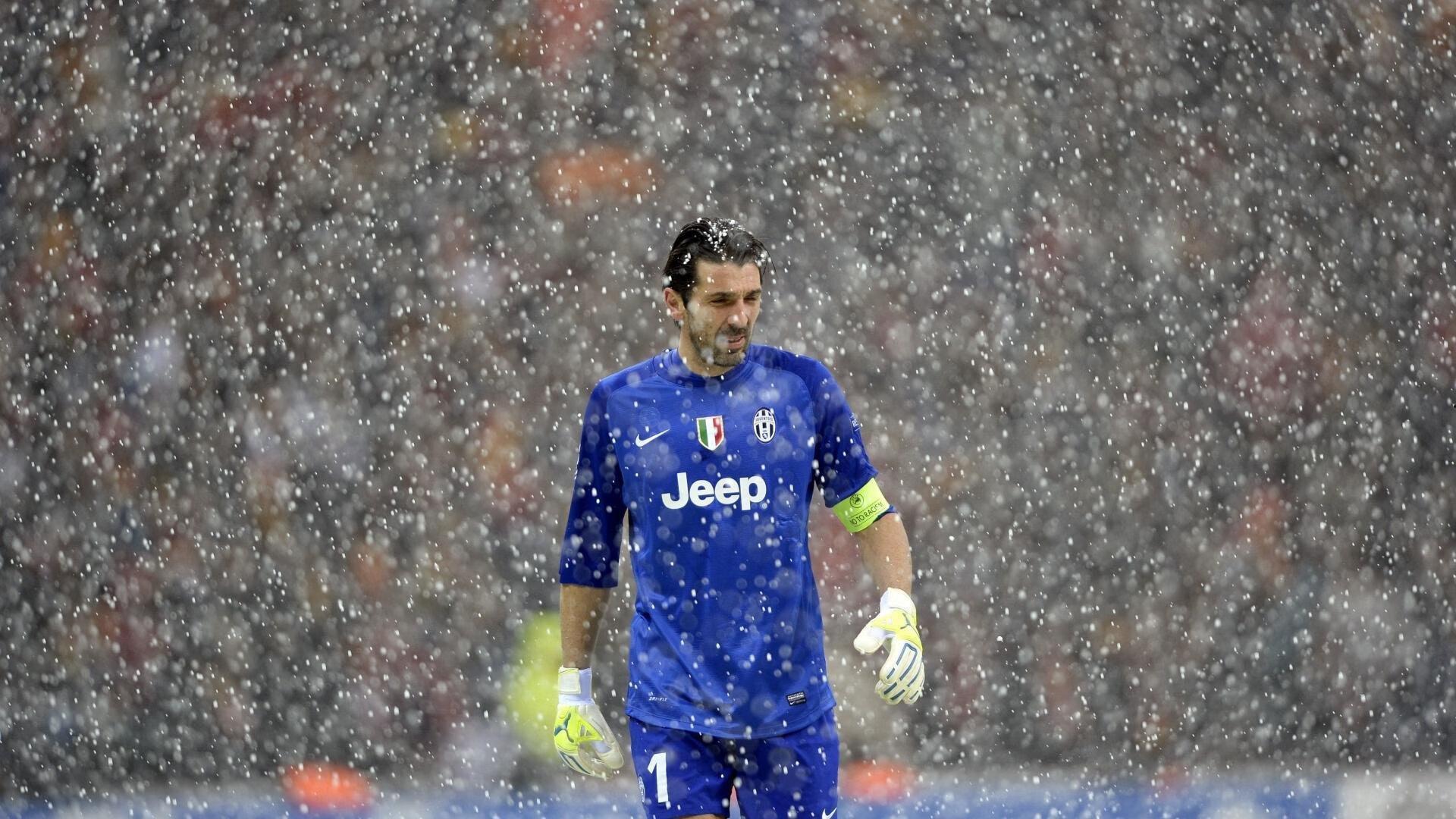 红牌骤现搅动战局,曼城趁势破敌锁定胜机