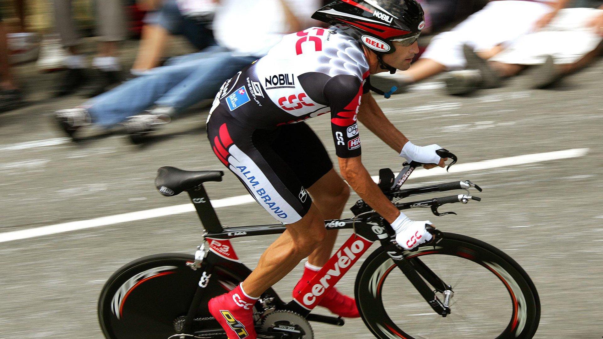 约基奇关键失误酿苦果，拉文反击飘逸扣篮锁定胜局